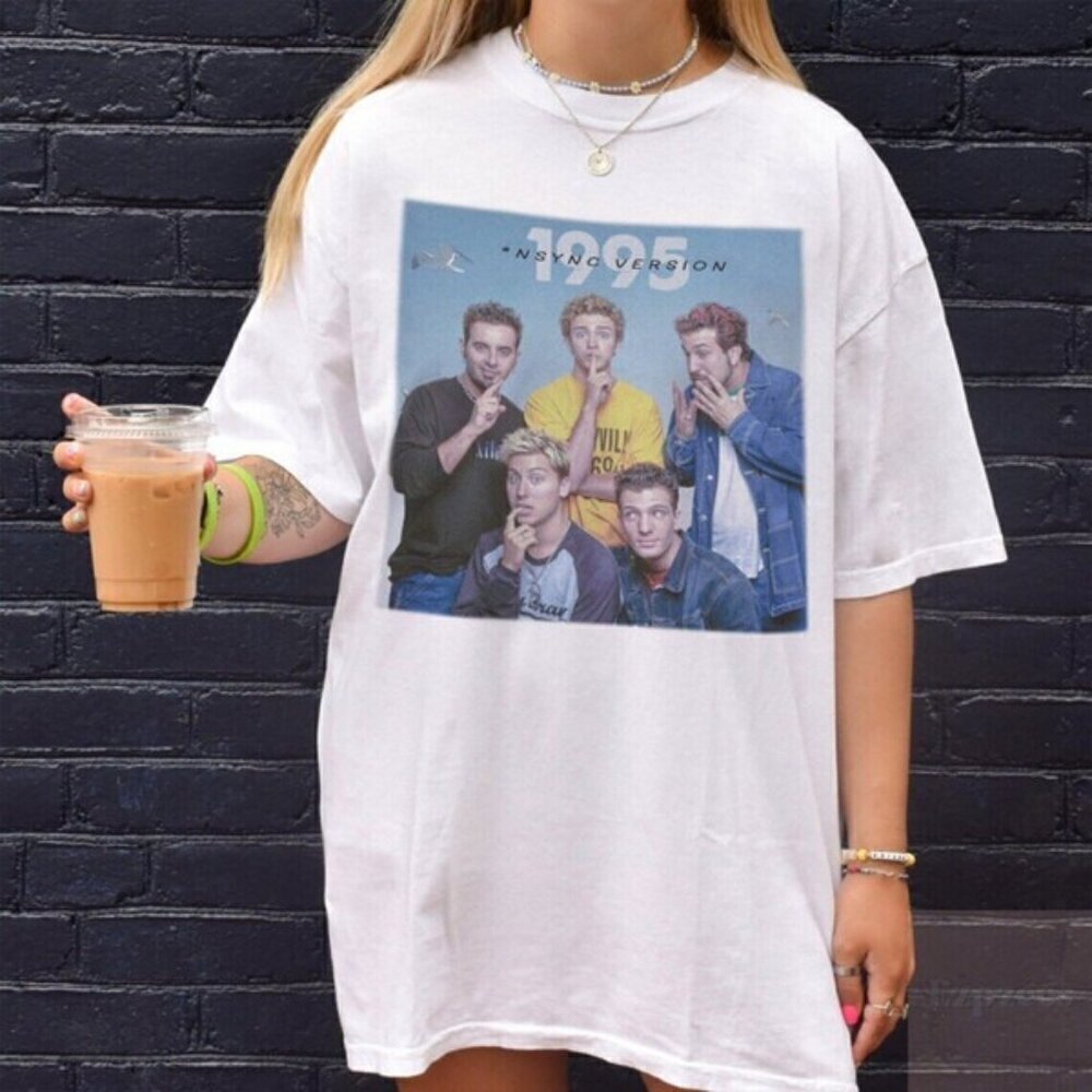 NSYNC Pop Music Boy Band Retro Concert Fan Gift Graphic Unisex T-Shirt.